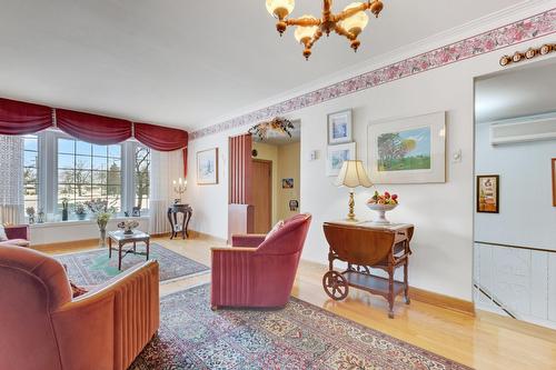 Salon - 11450 Rue Filion, Montréal (Ahuntsic-Cartierville), QC - Indoor Photo Showing Living Room