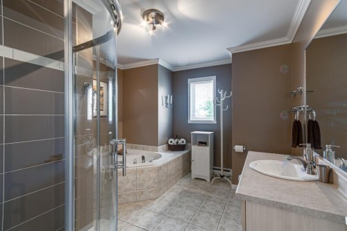 Salle de bains - 39 Rue Des Saphirs, L'Île-Perrot, QC - Indoor Photo Showing Bathroom