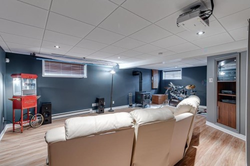 Salle familiale - 39 Rue Des Saphirs, L'Île-Perrot, QC - Indoor Photo Showing Other Room