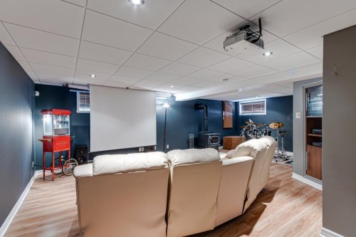 Salle familiale - 39 Rue Des Saphirs, L'Île-Perrot, QC - Indoor