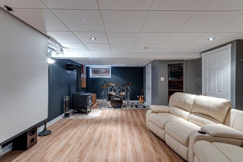 Salle familiale - 39 Rue Des Saphirs, L'Île-Perrot, QC - Indoor