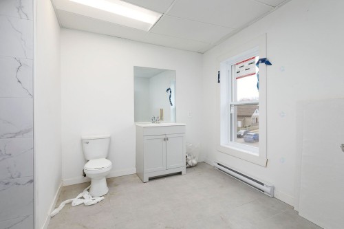 Intérieur - Bat-4130 Rue Principale, Saint-Félix-De-Valois, QC - Indoor Photo Showing Bathroom