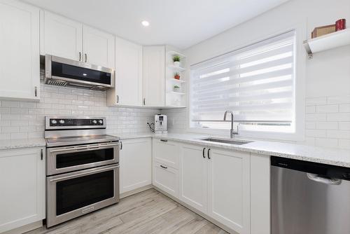 Cuisine - 19 8E Avenue, Laval (Auteuil), QC - Indoor Photo Showing Kitchen With Upgraded Kitchen