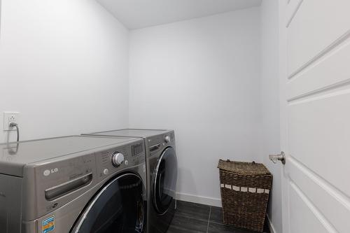 Salle de lavage - 19 8E Avenue, Laval (Auteuil), QC - Indoor Photo Showing Laundry Room