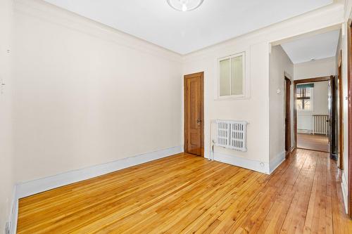 Salle familiale - 4457  - 4459 Av. Wilson, Montréal (Côte-Des-Neiges/Notre-Dame-De-Grâce), QC - Indoor Photo Showing Other Room