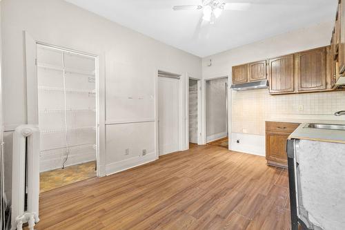 Cuisine - 4457  - 4459 Av. Wilson, Montréal (Côte-Des-Neiges/Notre-Dame-De-Grâce), QC - Indoor Photo Showing Kitchen With Double Sink
