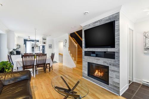 Salon - 61-9300 Rg Ste-Henriette, Mirabel, QC 