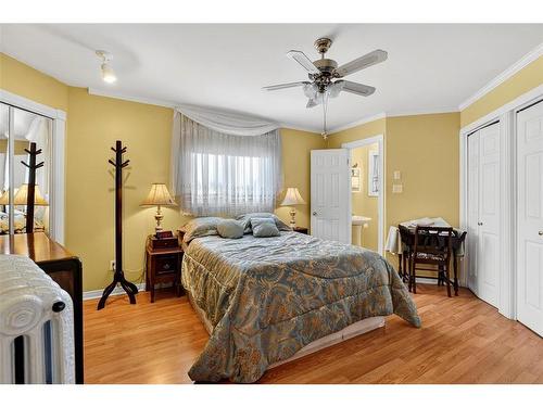 8 Glovers Road, Bareneed, NL 