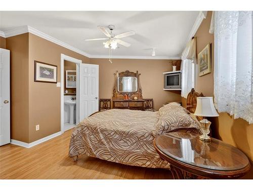 8 Glovers Road, Bareneed, NL 