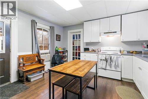 74 Pearl Street, Brantford, ON - Indoor Photo Showing Kitchen