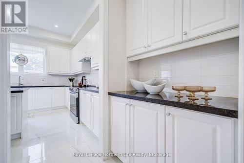 259 Danny Wheeler Boulevard, Georgina (Keswick North), ON - Indoor Photo Showing Kitchen