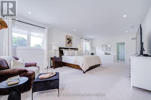 259 Danny Wheeler Boulevard, Georgina (Keswick North), ON - Indoor Photo Showing Bedroom