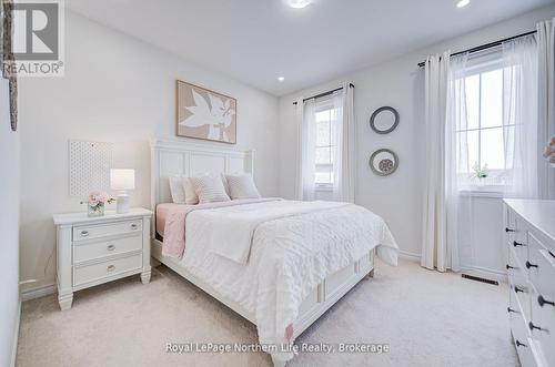 259 Danny Wheeler Boulevard, Georgina (Keswick North), ON - Indoor Photo Showing Bedroom