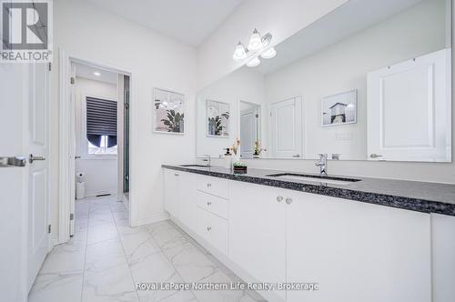 259 Danny Wheeler Boulevard, Georgina (Keswick North), ON - Indoor Photo Showing Bathroom