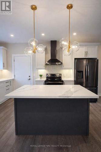 Beautiful Island - 14 - 4 Evergreen Common N, St. Catharines (Vine/Linwell), ON - Indoor Photo Showing Kitchen With Upgraded Kitchen