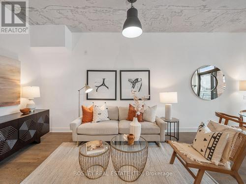 404 - 2 Gladstone Avenue, Toronto, ON - Indoor Photo Showing Living Room