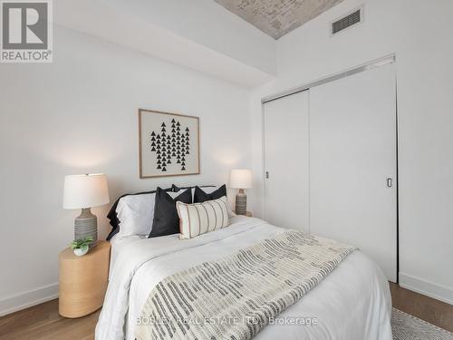 404 - 2 Gladstone Avenue, Toronto, ON - Indoor Photo Showing Bedroom
