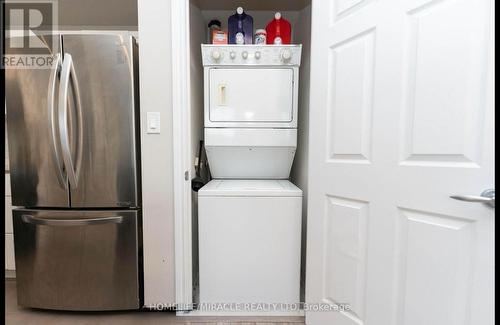 1702 - 3504 Hurontario Street, Mississauga, ON - Indoor Photo Showing Laundry Room