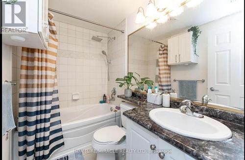 1702 - 3504 Hurontario Street, Mississauga, ON - Indoor Photo Showing Bathroom