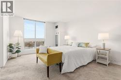 Primary Bedroom w/ 4PC Ensuite and Walk-in Closet - 