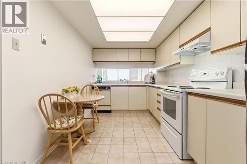 Kitchen w/ White Appliances - 5 Kenneth Avenue Unit# 1102, North York, ON - Indoor Photo Showing Kitchen