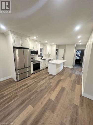 748 Barton Street E, Hamilton, ON - Indoor Photo Showing Kitchen