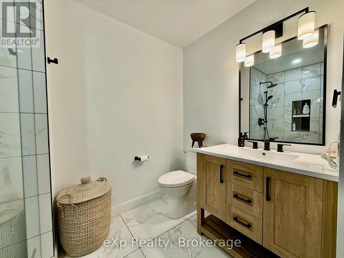 217 Thomas Street, Brockton, ON - Indoor Photo Showing Bathroom