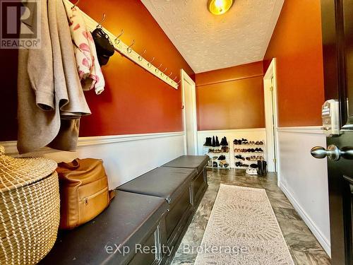 217 Thomas Street, Brockton, ON - Indoor Photo Showing Other Room