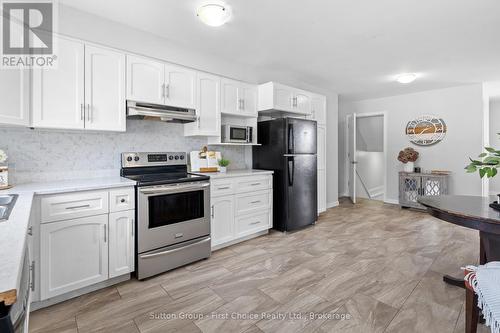 282 Church Street S, St. Marys, ON - Indoor Photo Showing Kitchen With Upgraded Kitchen