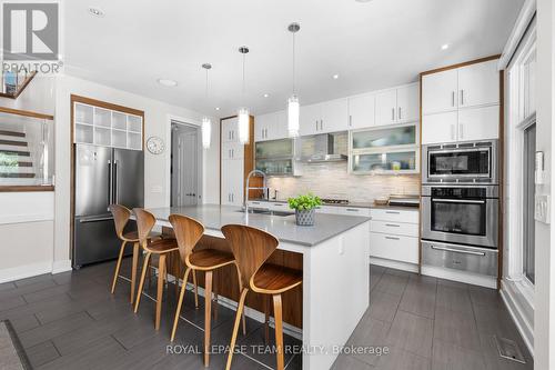 879 Winnington Avenue, Ottawa, ON - Indoor Photo Showing Kitchen With Upgraded Kitchen