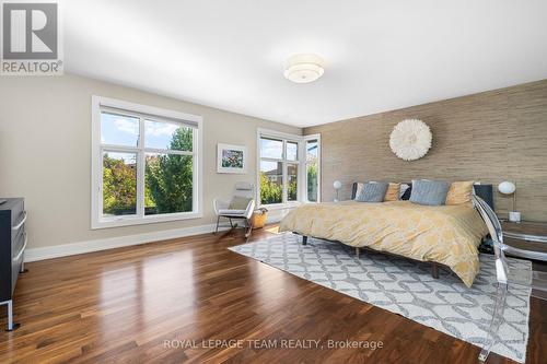 879 Winnington Avenue, Ottawa, ON - Indoor Photo Showing Bedroom