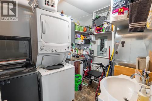 324 Queen Street, Wallaceburg, ON - Indoor Photo Showing Laundry Room