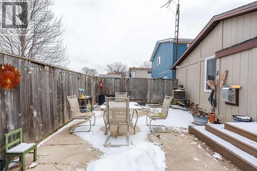 324 Queen Street, Wallaceburg, ON - Outdoor With Deck Patio Veranda With Exterior
