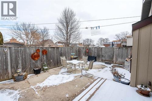 324 Queen Street, Wallaceburg, ON - Outdoor