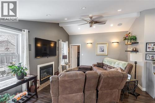 324 Queen Street, Wallaceburg, ON - Indoor Photo Showing Living Room With Fireplace