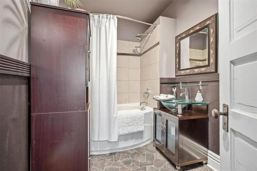 500 Newman St, Winnipeg, MB 