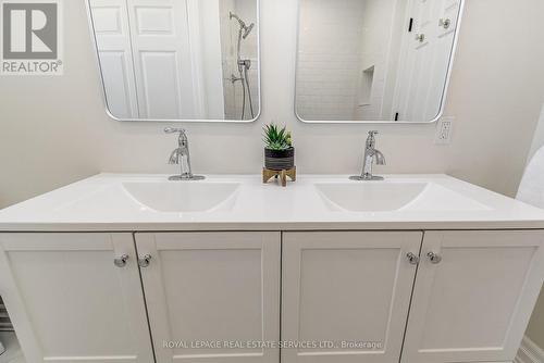 Double sinks - 351 Strathcona Drive, Burlington, ON - Indoor Photo Showing Bathroom