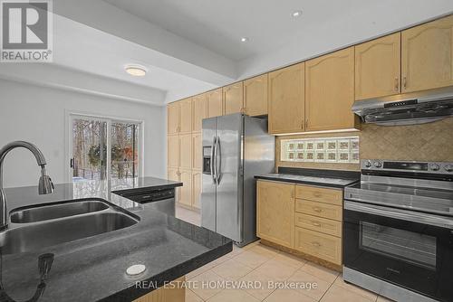 173 Forestwood Street, Richmond Hill, ON - Indoor Photo Showing Kitchen With Double Sink
