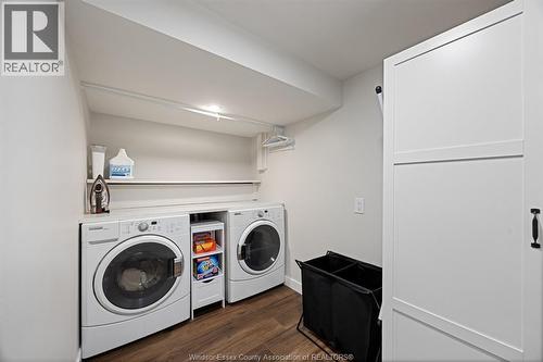 945 Laurier, Lasalle, ON - Indoor Photo Showing Laundry Room
