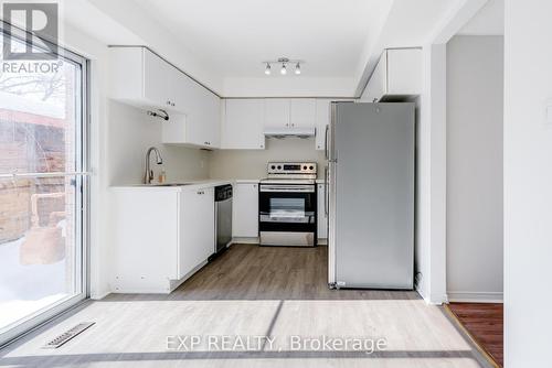 133 - 12421 Ninth Line, Whitchurch-Stouffville, ON - Indoor Photo Showing Kitchen