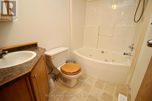 6 Olympia Avenue, Puslinch, ON - Indoor Photo Showing Bathroom