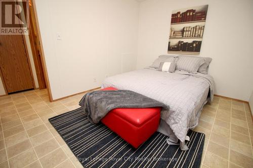 6 Olympia Avenue, Puslinch, ON - Indoor Photo Showing Bedroom