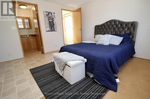 6 Olympia Avenue, Puslinch, ON - Indoor Photo Showing Bedroom