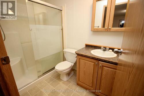 6 Olympia Avenue, Puslinch, ON - Indoor Photo Showing Bathroom