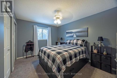 94 Queen Street, Thames Centre (Dorchester), ON - Indoor Photo Showing Bedroom