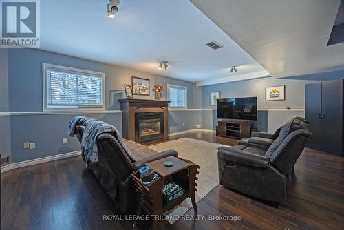 94 Queen Street, Thames Centre (Dorchester), ON - Indoor Photo Showing Living Room With Fireplace