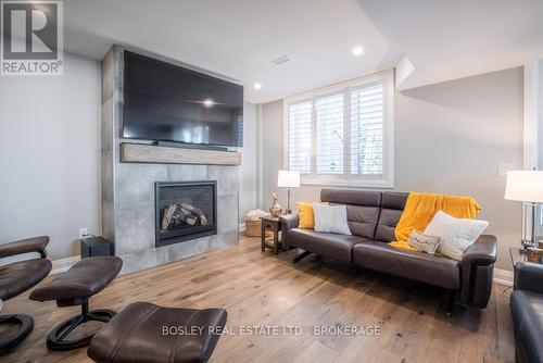 1 Hurricane Road, Pelham (Fonthill), ON - Indoor Photo Showing Living Room With Fireplace