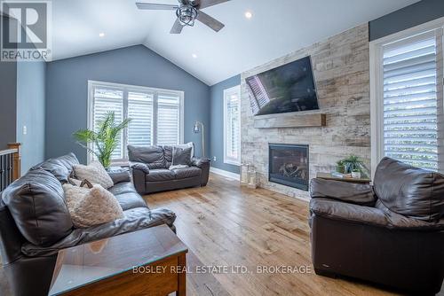 1 Hurricane Road, Pelham (Fonthill), ON - Indoor Photo Showing Living Room With Fireplace