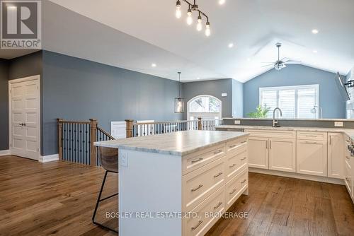 1 Hurricane Road, Pelham (Fonthill), ON - Indoor Photo Showing Kitchen