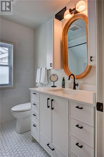 275 Wembley Drive, Sudbury, ON - Indoor Photo Showing Bathroom